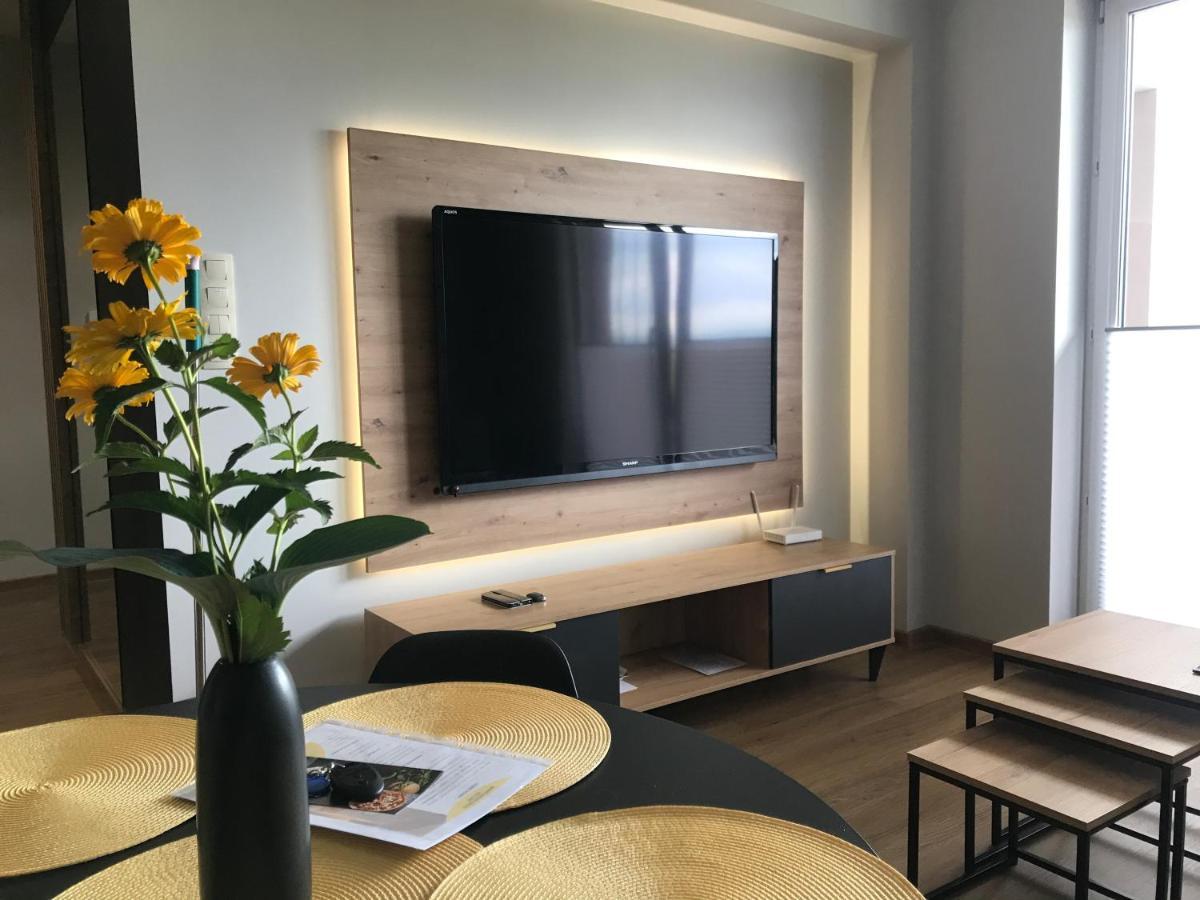 Apartament No82 Yellow Holiday Home زاتور المظهر الخارجي الصورة