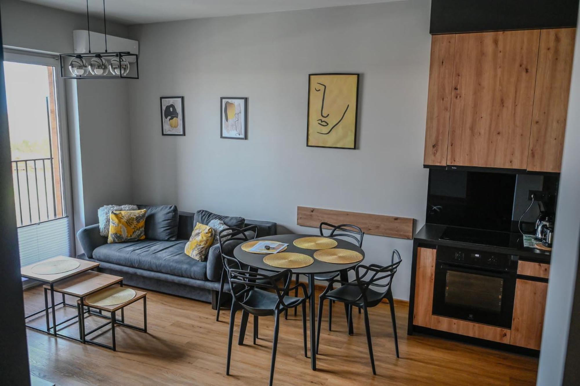 Apartament No82 Yellow Holiday Home زاتور المظهر الخارجي الصورة
